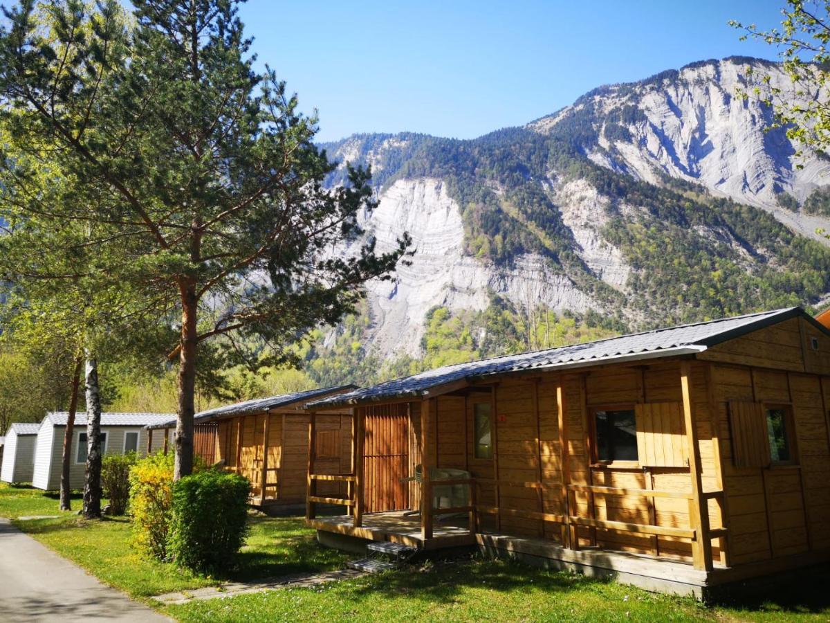 Camping Le Colporteur Le Bourg-dʼOisans Exterior foto
