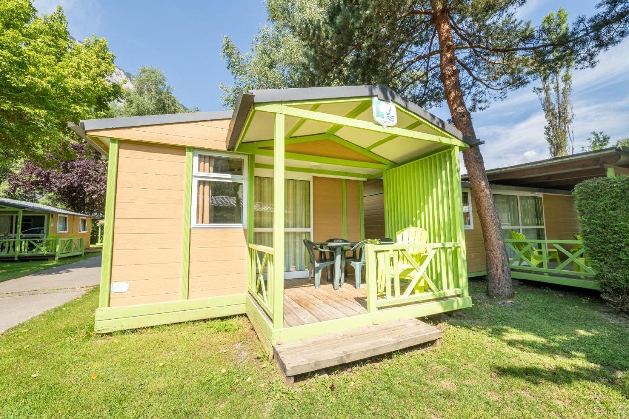 Camping Le Colporteur Le Bourg-dʼOisans Exterior foto