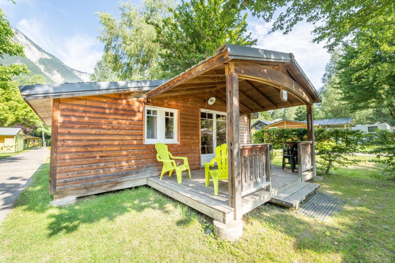 Camping Le Colporteur Le Bourg-dʼOisans Exterior foto