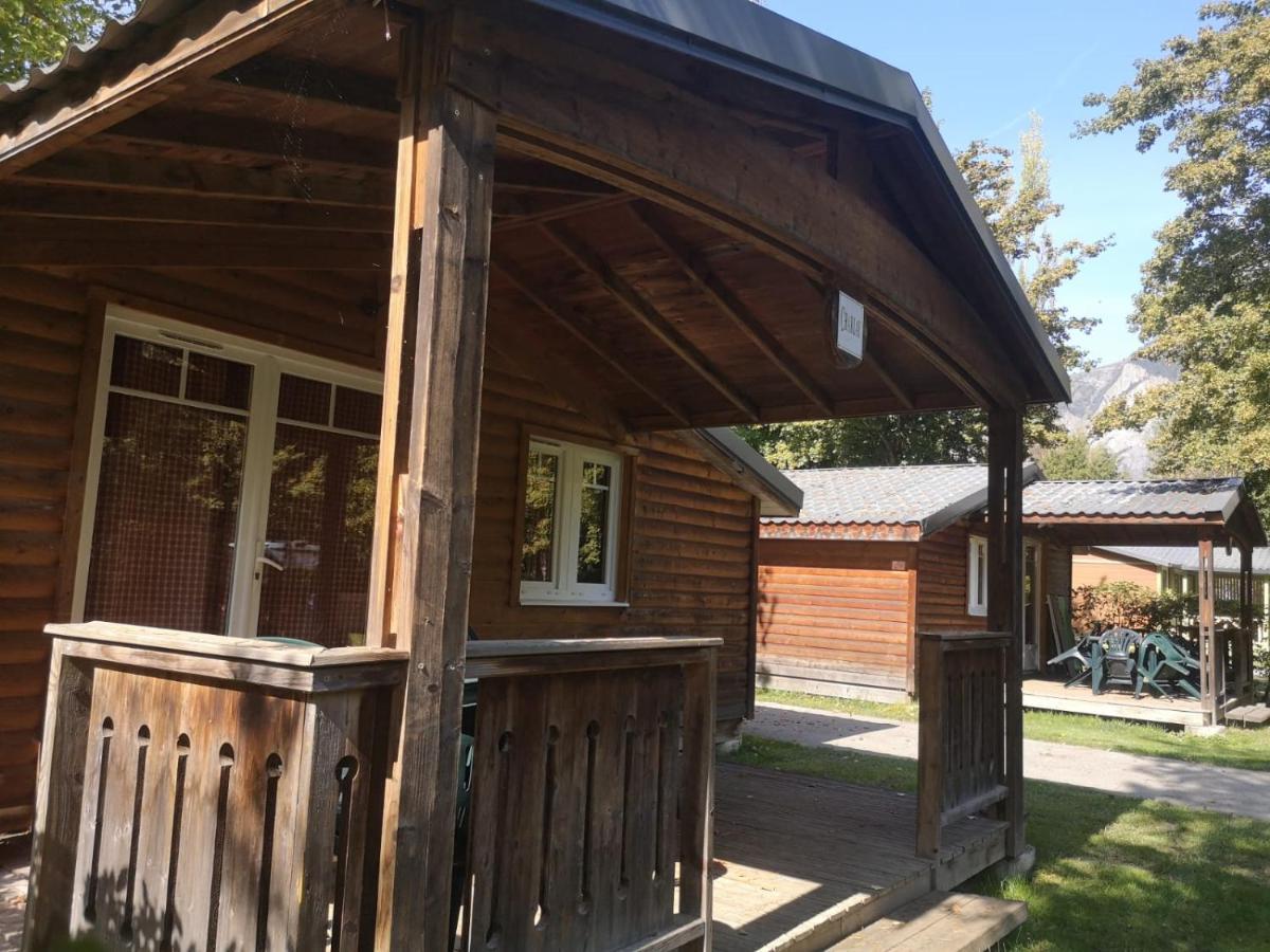 Camping Le Colporteur Le Bourg-dʼOisans Exterior foto