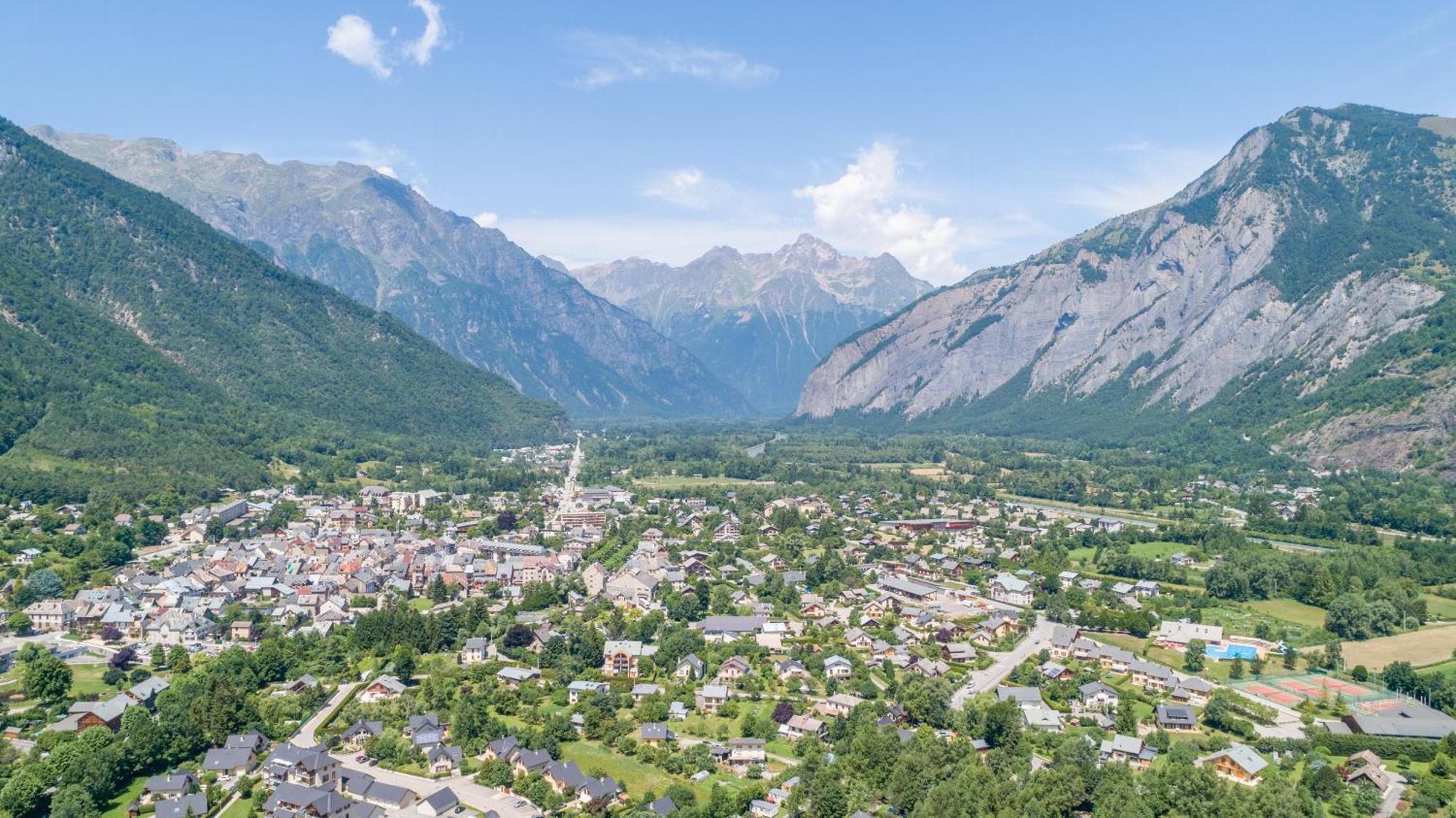 Camping Le Colporteur Le Bourg-dʼOisans Exterior foto