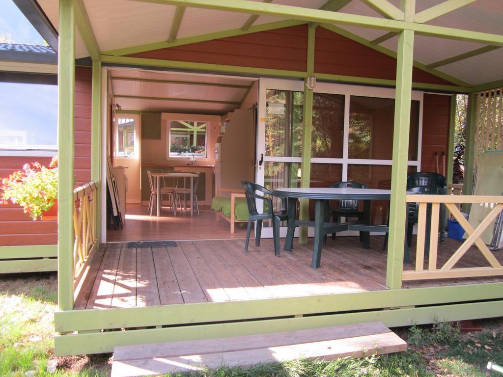 Camping Le Colporteur Le Bourg-dʼOisans Exterior foto