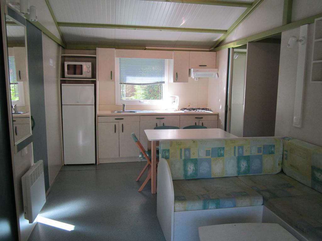 Camping Le Colporteur Le Bourg-dʼOisans Exterior foto
