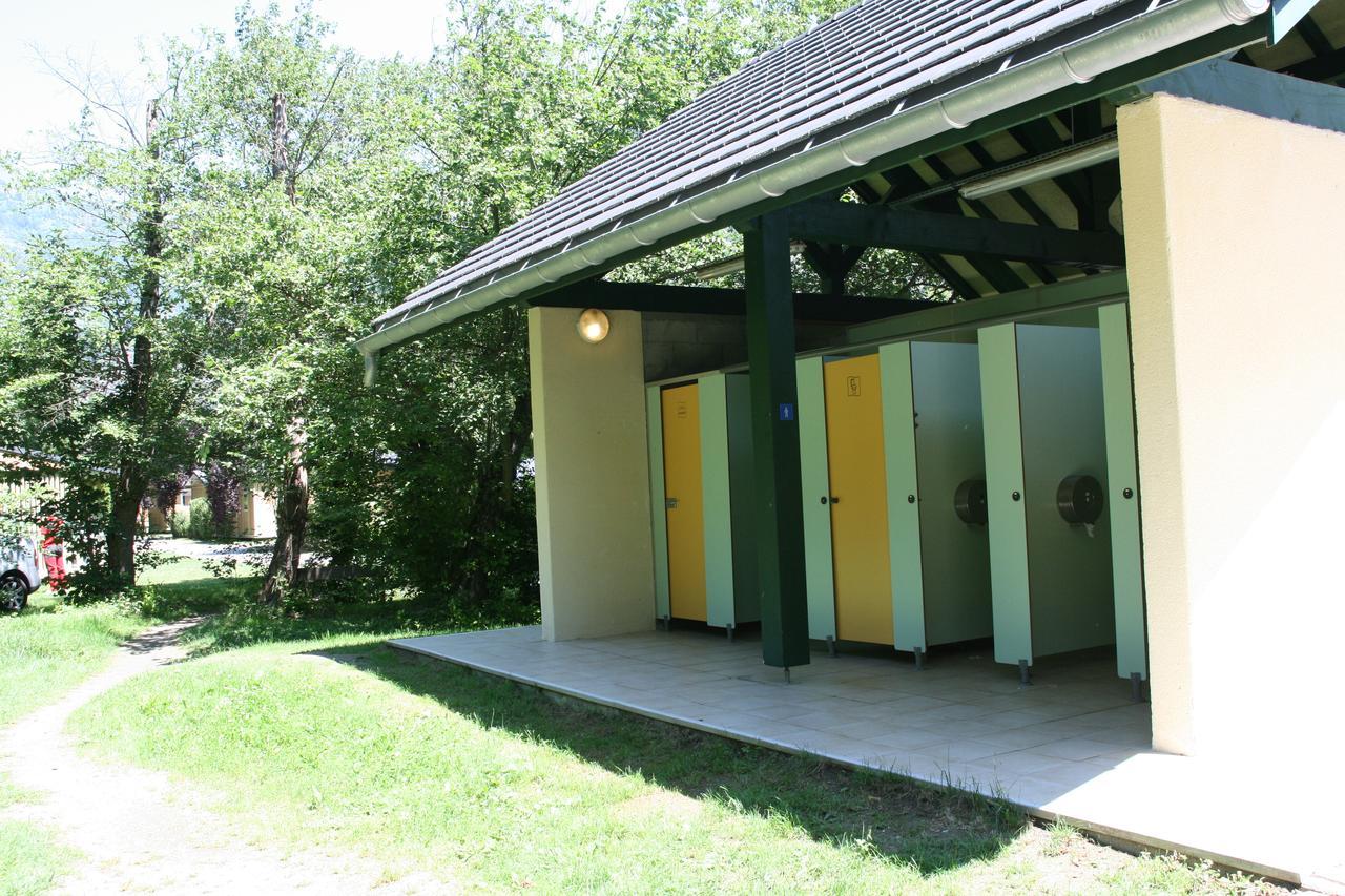 Camping Le Colporteur Le Bourg-dʼOisans Exterior foto